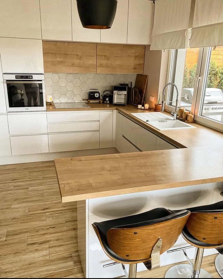 WoodX Designs — έργο ξυλουργικής